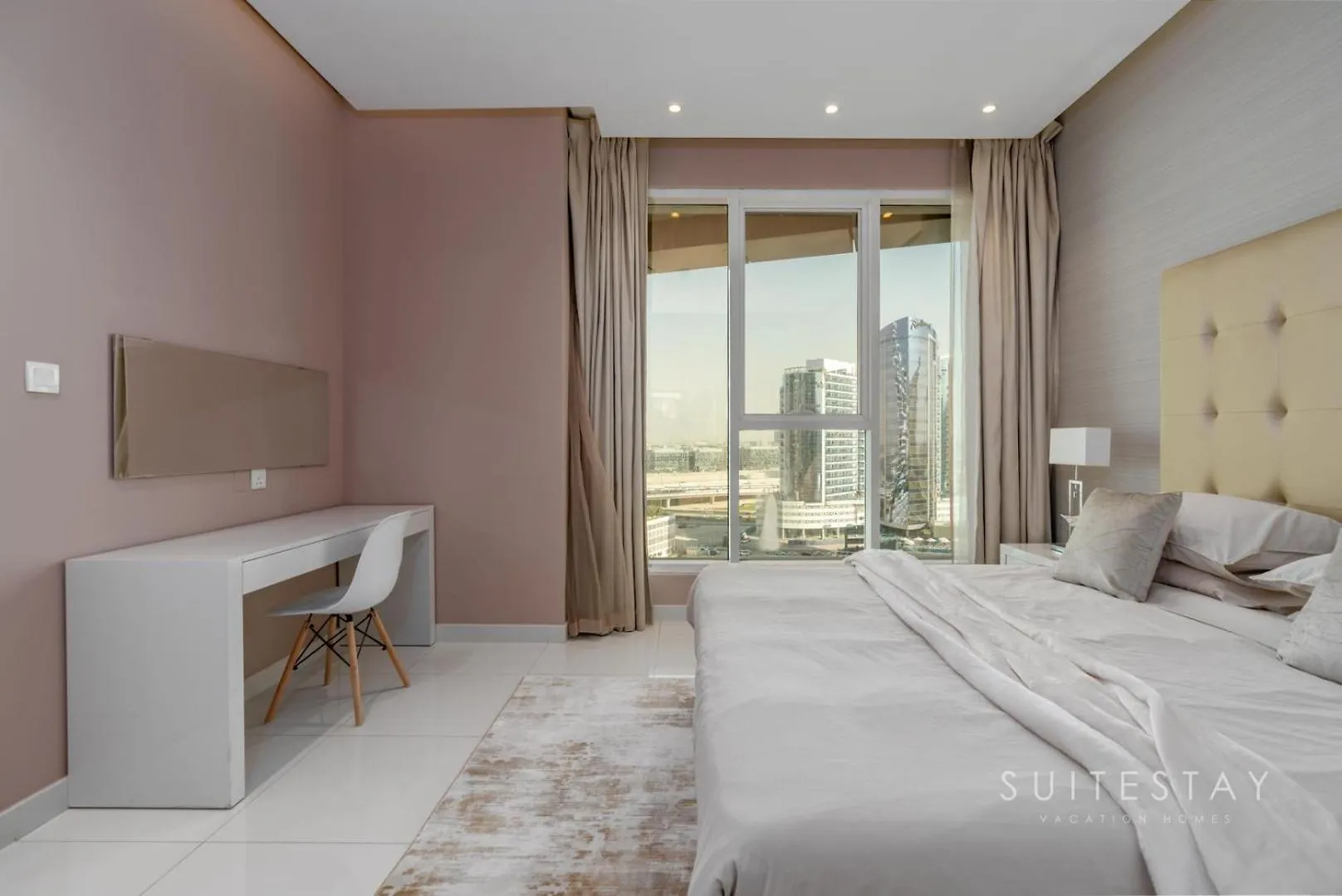 Prime Downtown One Bedroom Suite Dubai Apartment