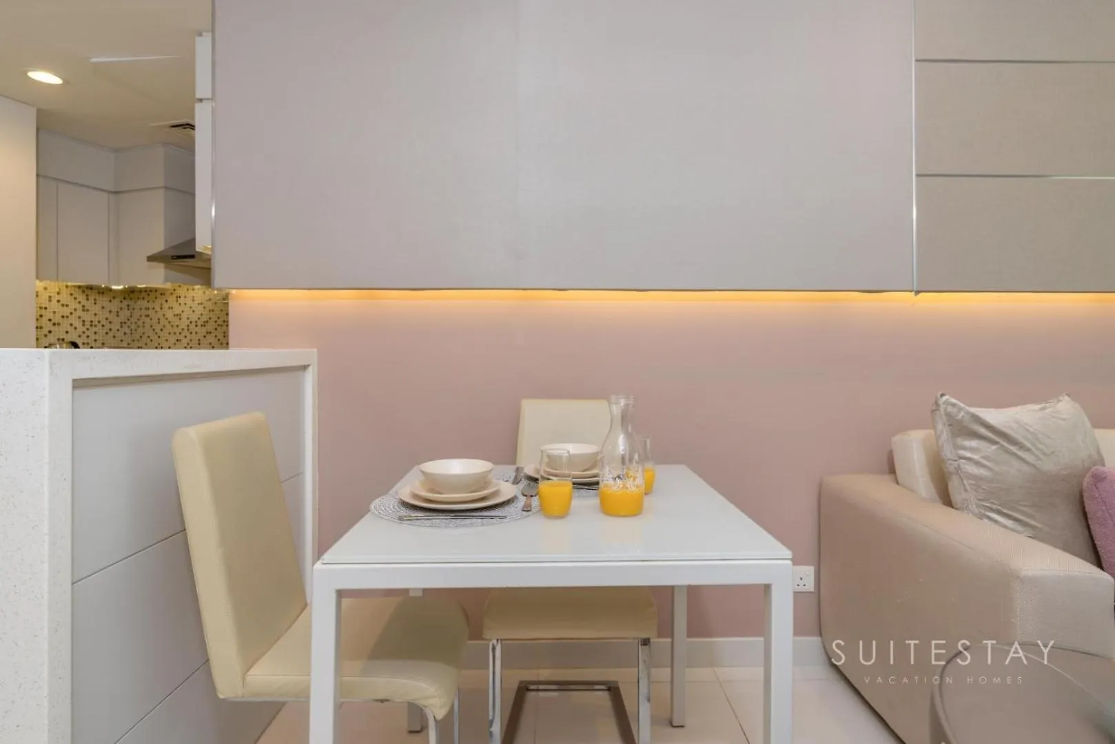 Prime Downtown One Bedroom Suite Dubai Apartment