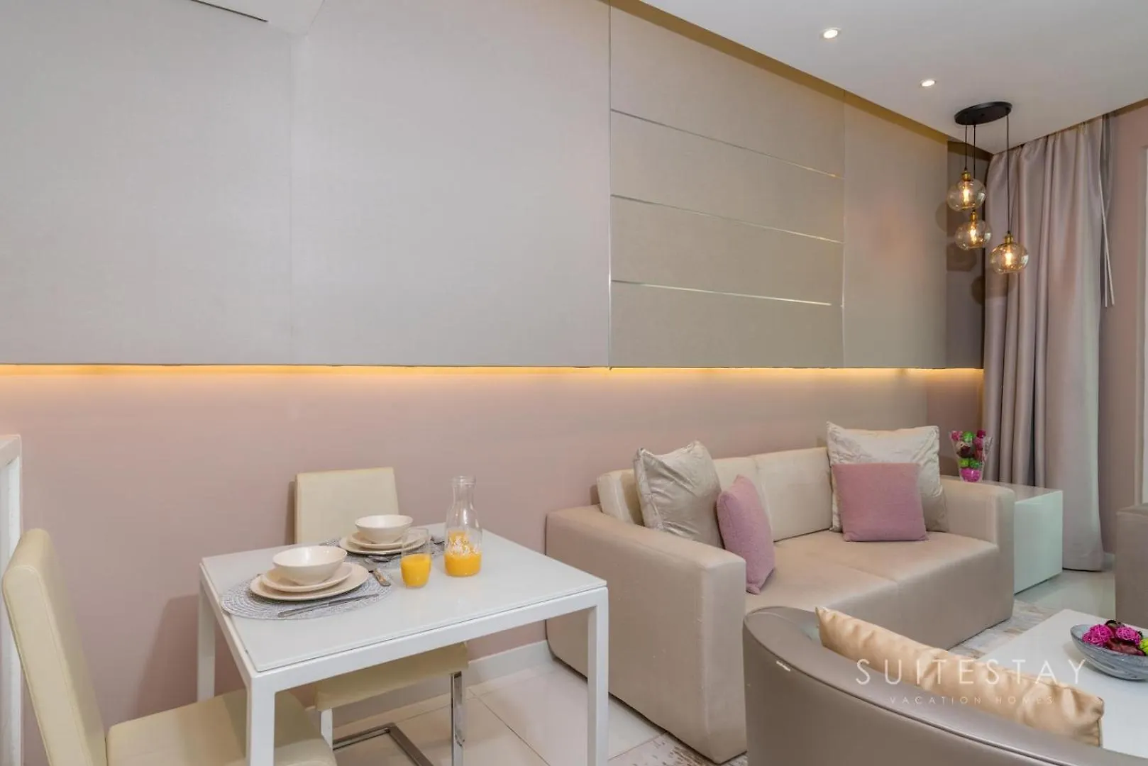 Prime Downtown One Bedroom Suite Dubai